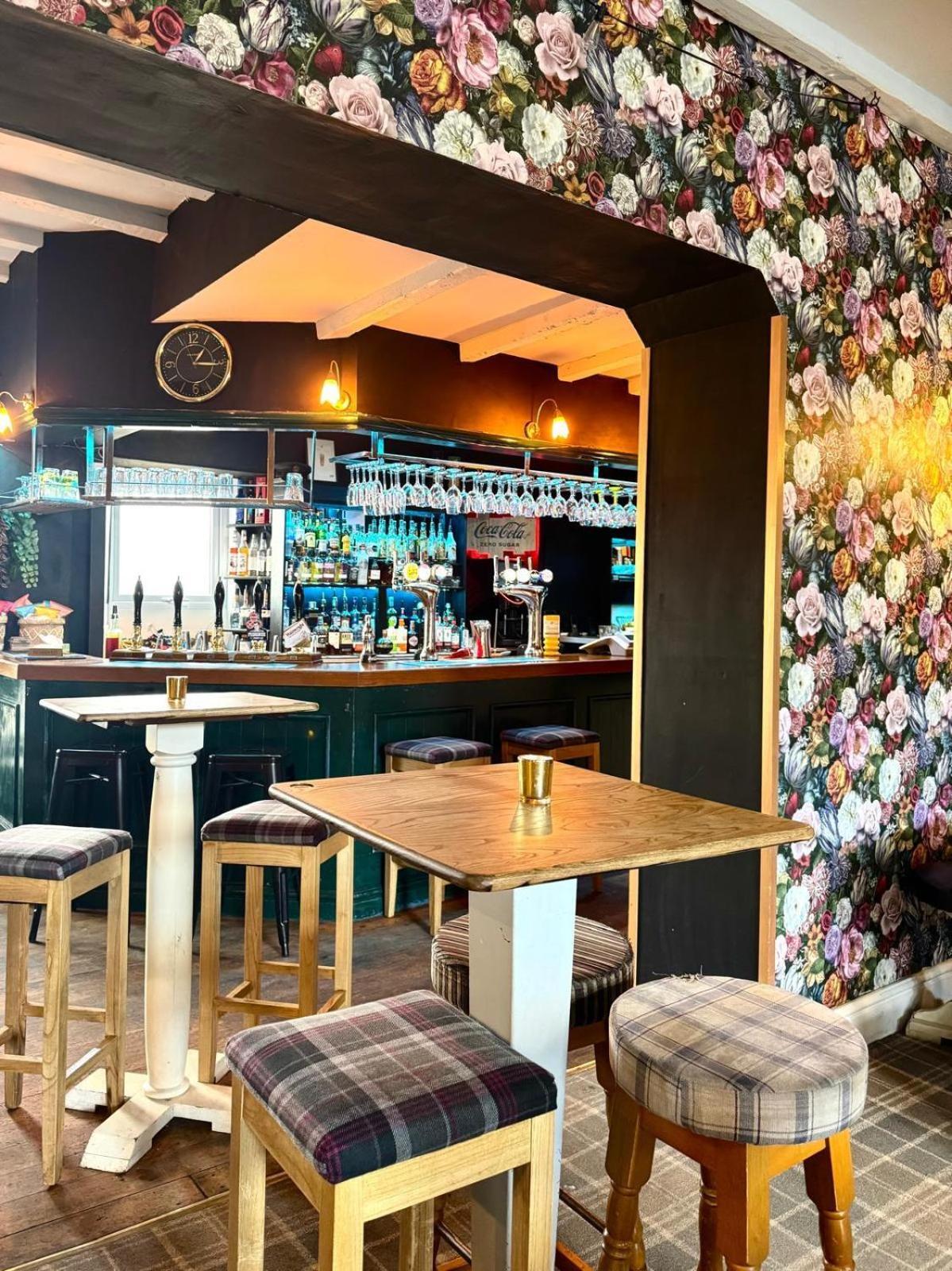 The Westmorland Inn Bowness-on-Windermere Bagian luar foto